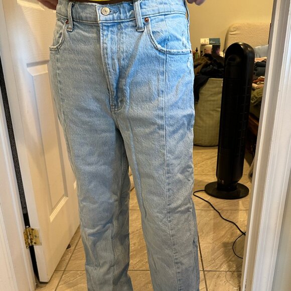 Abercrombie & Fitch The ’90s Straight Ultra High Rise Jeans – Light Wash – Women - Picture 1 of 9